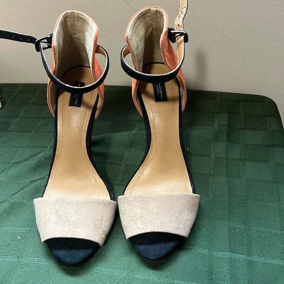 Zara size 38 color-block open toe/closed back heels - Picture 1 of 9